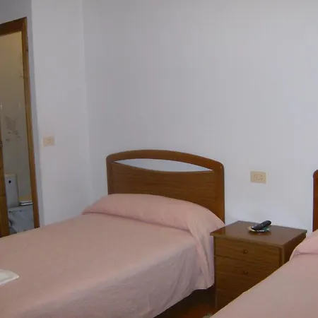 Pension Monterredondo Meira  Kamer foto